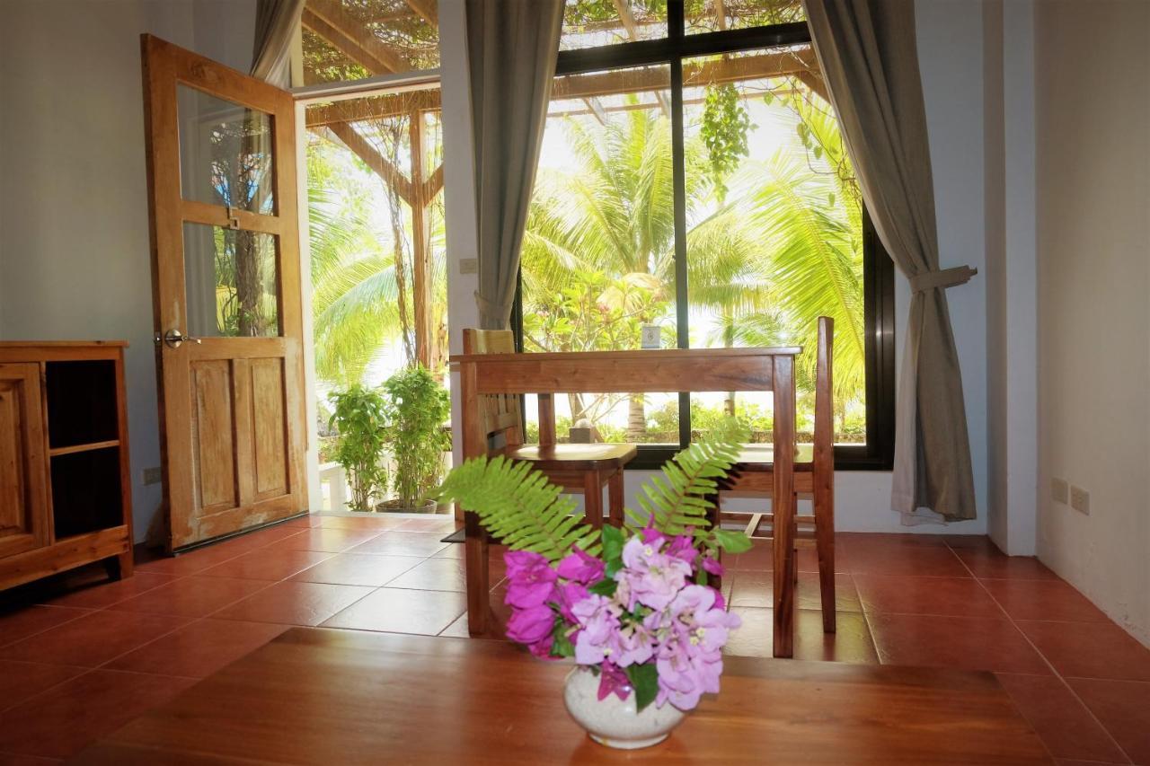 Island View Beachfront Resort Anda  Eksteriør billede